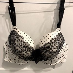 Victoria’s Secret - Dream Angels. Lightly Lined. Full Coverage. 38 D